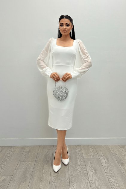 Rochie creion cu guler pătrat din stofă creponată