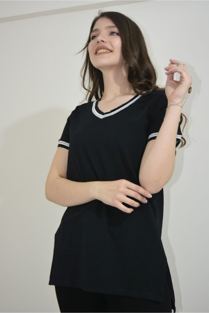 Kadın Yakası Ve Kollarında Sim Detaylı V Yaka Siyah Kisa Kollu Pamuklu T-shirt