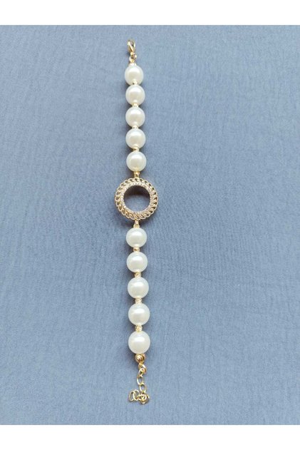 Bracelet with quarter-size 10mm pearl, 22-karat gold plated.