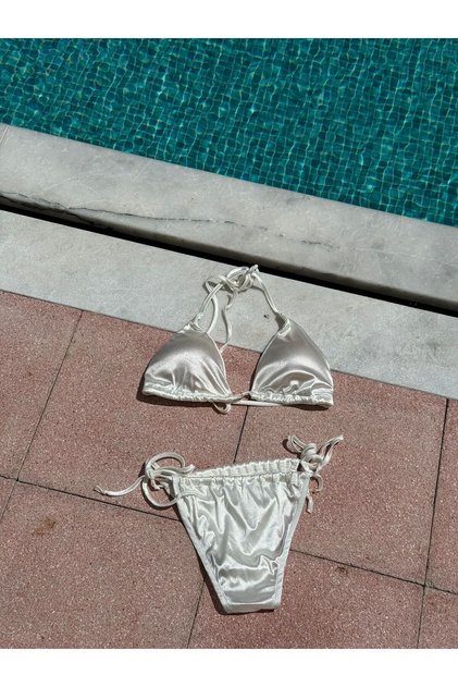beyaz üst üçgen yüksek bel arkası ayarlanabilir alt saten brezilyan güllü kadın bikini takımı