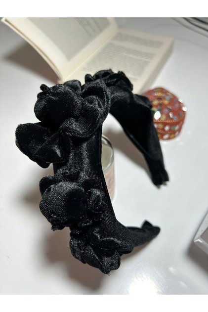 Women's crown from the black silk velvet, lightweight, no head pain, with velvet drawstring flowers