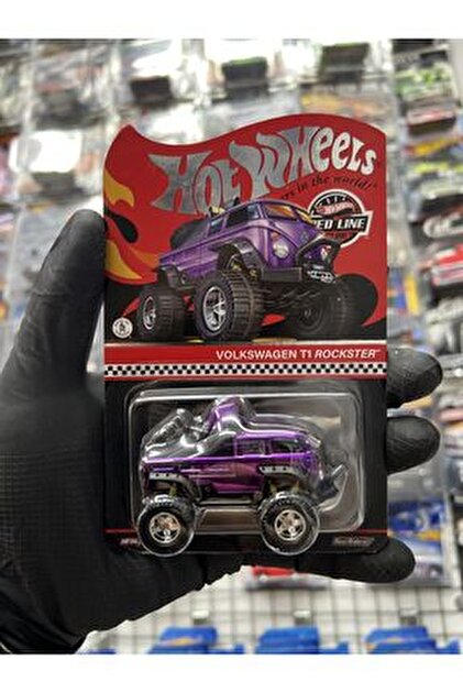 HOT WHEELS 2024 RLC 1986 NISSAN 720 KING CAB WITH POSABLE DANCING