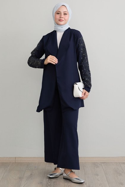 Marineblaues Set – mit Jacke und Perlendetail