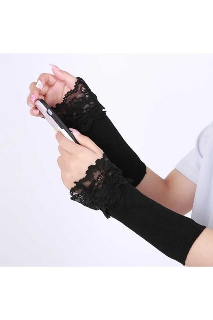 Lace gloves with sleeves