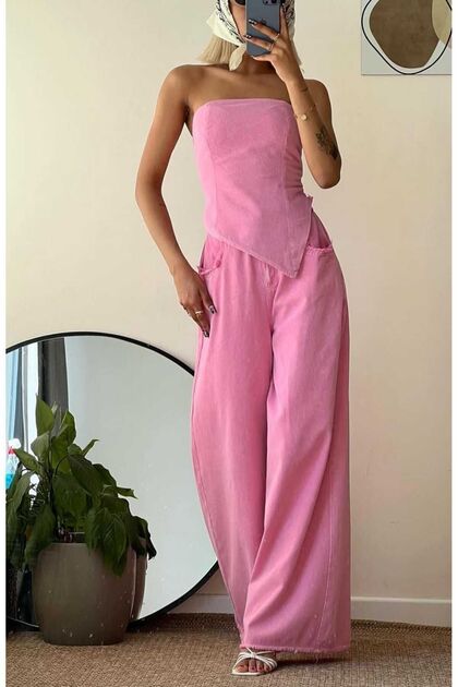 pantaloni din denim