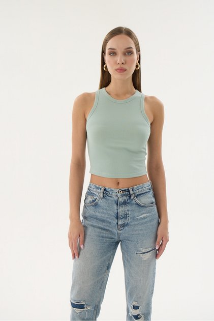 16154 Women's Trouble Crop