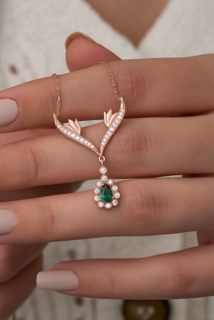 925 Ayar Gümüş Yeşil Damla Taşlı Tasarım Kolye