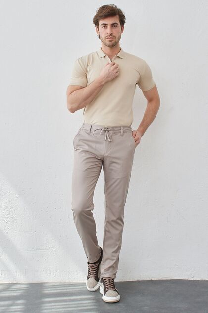 Men's Light Gray Elastic Waist Lace-Up Woven Lycra Flexible Modern Slim Fit Jogger Trousers