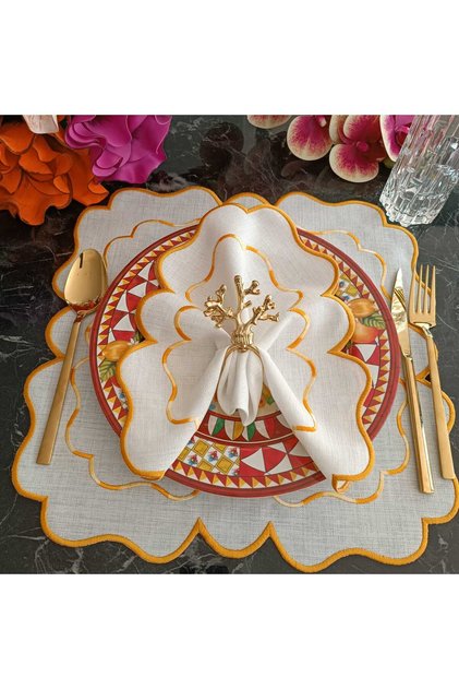 Yellow and marbled yellow detailed Placemat, made of stain-resistant fabric, 1 piece.