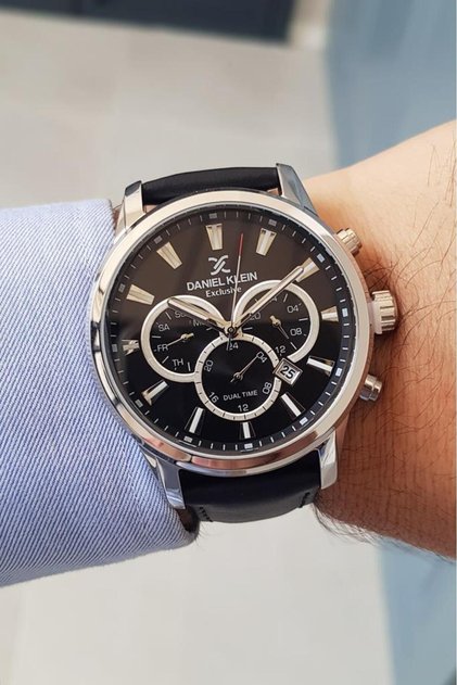 Exclusive New Model Black Leather Strap Functions Active Men's Wristwatch
