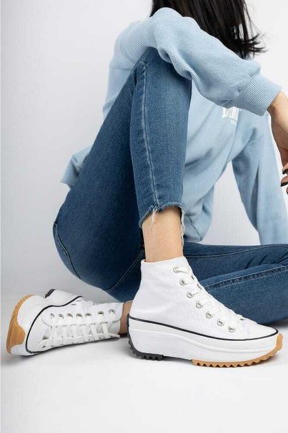 The Runstar UniseThe Runstar Unisex Canvas Sneaker Shoes