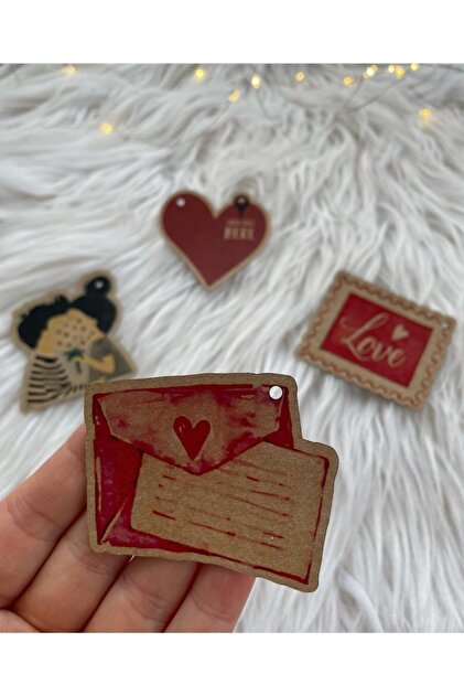 Valentine's Day Themed Perforated Kraft Labels in 4 Different Models - 25 Pieces