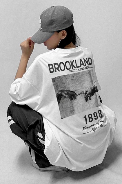 1898 Bílé oversize dámské tričko Salas Boyfriend s potiskem