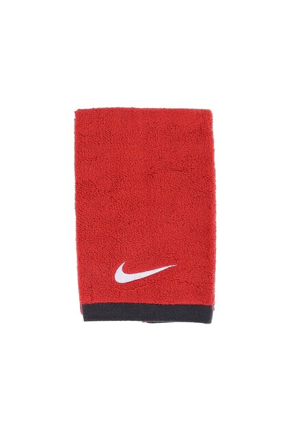 nike fundamental towel