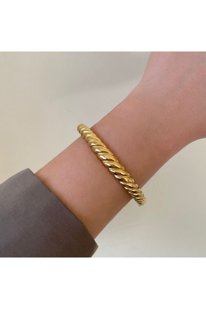 Vintage Burgu Gold Anti-Tarnish Steel Handcuff Bracelet