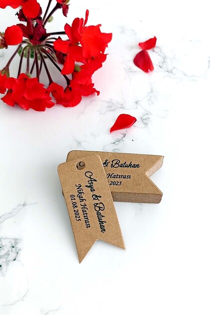 Kişiye Özel Baskılı Kraft Etiket / Hediyelik Etiketi / 100 Adet Flama Etiket (2,4X 5,4 CM)