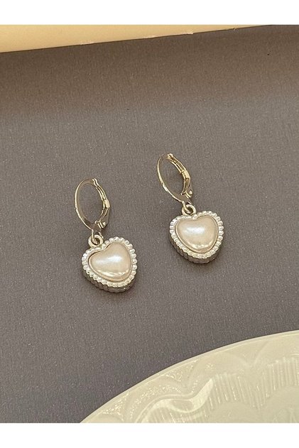 Women's pearl heart silver design earrings