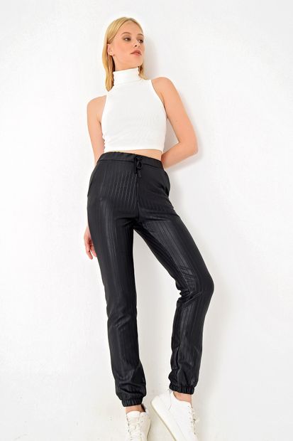 Trend Alaçatı Stili Kadın Siyah Deri Görünümlü Pantolon ALC-X4909 - 1