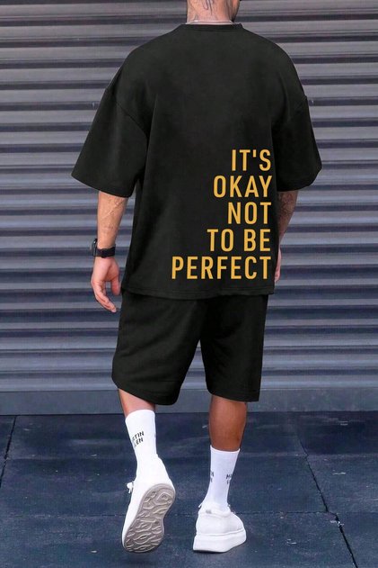Set de pantaloni scurți unisex cu imprimeu It's Okay, cu design confortabil