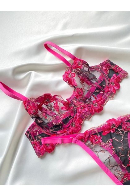 Комплект сутиен Sirius Lingerie Arona Fuchsia с флорална бродерия и дантела, банели