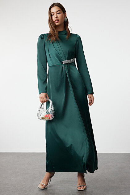 Trendyol Modest Long Satin Evening Dress - Emerald Green and Stone Detail Belt Tctss24Db00054- Trendyol Trendyol Modest Long Satin Evening Dress - Emerald Green and Stone Detail Belt Tctss24Db00054- Trendyol