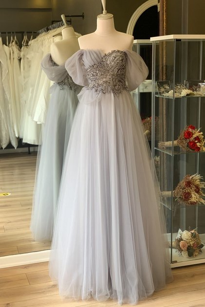 Gri Göğsü Drapeli Detaylı Abiye ve Gece Elbisesi