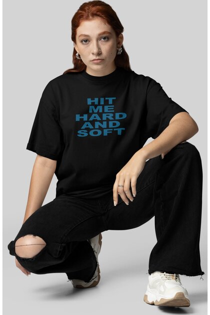 Fuddy Moda Unisex Oversize Hit Me Hard And Soft Yazılı Billie