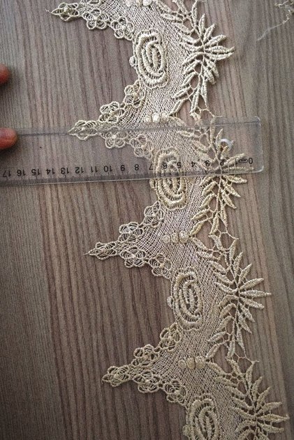 Güpür Dantel Simli Altın Rengi Güllü Kapı Desen 1 Metre