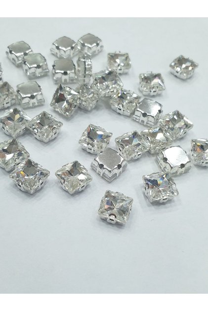 Cased Stone - 8*8 Mm Square Crystal (100 PCS)