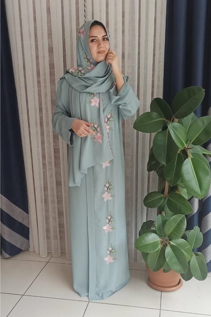 Medina Silk Embroidered Tied Prayer Dress+shawl, Silk Morning Gown, Dowry Prayer Dress & Morning Gown