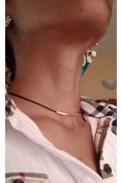 Gümüş Renk Ince Metal Boru Detaylı Siyah Güderi Choker Kolye
