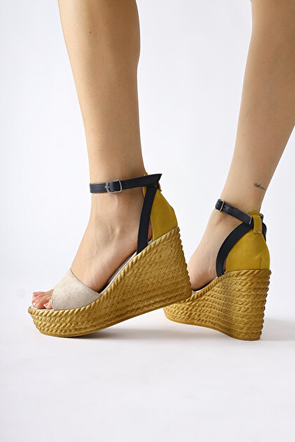 Limoya Scarlett Haki Laci Ten Süet Kemerli Dolgu Taban Sandalet