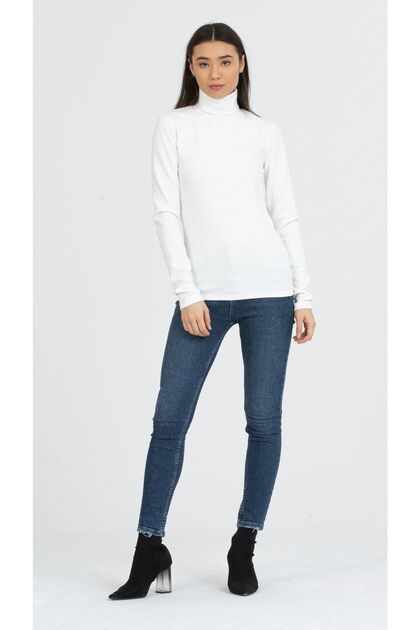 White Turtleneck Knitted Blouse