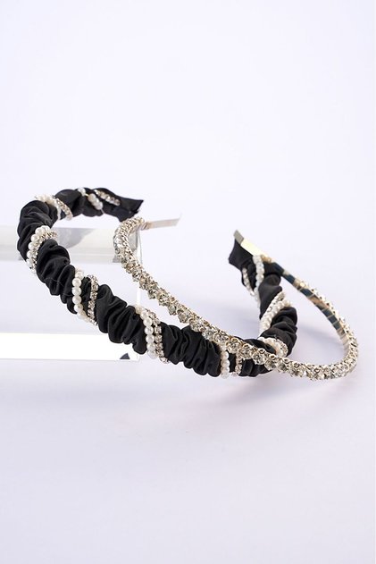 Black Pearl and Zircon Stone Crown Set