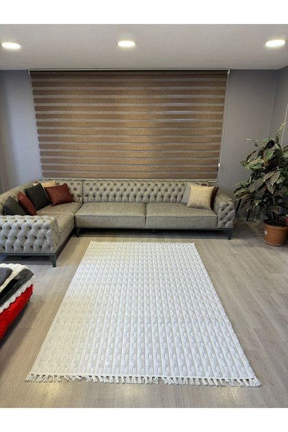 Bella Yumuşacık Tavşan Tüyü Saçaklı Premium Kalite Kaymaz Pamuktaban Peluş Halı - Beyaz Renk
