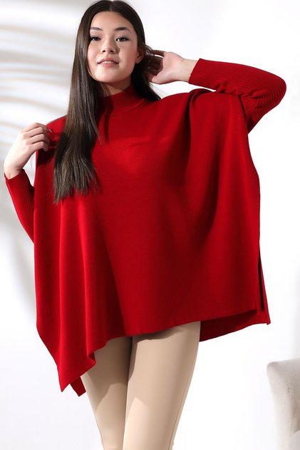 Kadın Kırmızı Oversize Yırtmaçlı Triko Panço Kazak