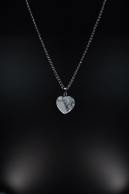 Howlite Natural Stone Heart Cut Necklace