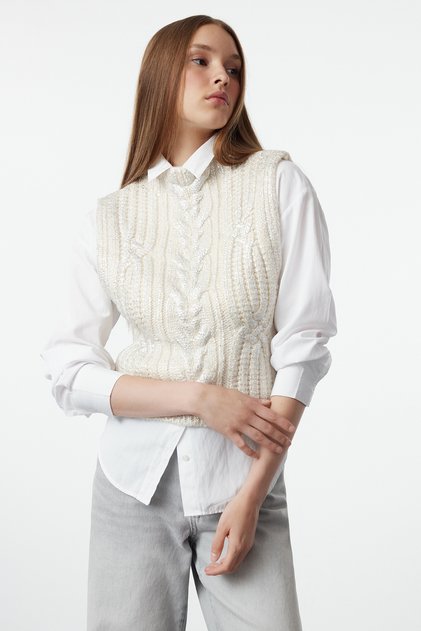 Ecrufarbener, mit Folienmuster bedruckter Strickpullover TWOAW25SV00019