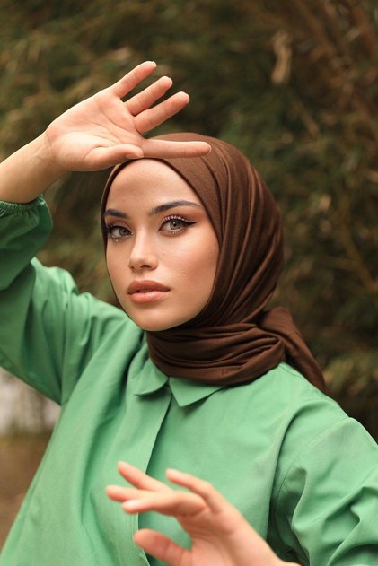 شال حجاب من القطن الممشط - بني