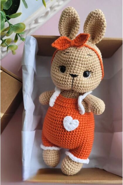 Amigurumi tulumlu tavşancık