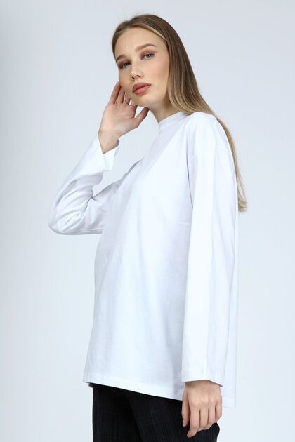 Plume Women's White Long Sleeve Crew Neck Basic Oversize T-Shirt