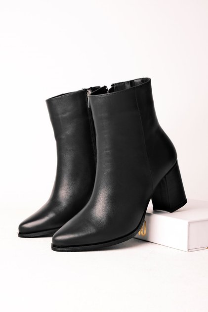 Lally Women's - Zippered Genuine Leather Heeled Boots 2922