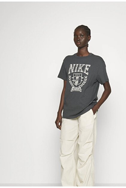 nike boyfriend t shirt grey