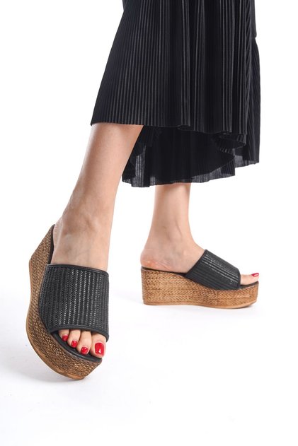 Woman's Black Platform Heeled Wicker Sole Slippers