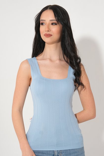 بلوزة نسائية صيفية منسوجة برقبة مربعة