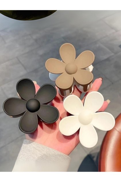 Set of 3 Daisy Latch Buckle