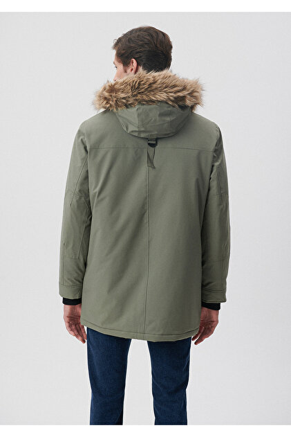 Mavi Kapüşonu Kürklü Yeşil Parka Regular Fit / Normal Kesim 010463 Mavi Kapüşonu Kürklü Yeşil Parka Regular Fit / Normal Kesim 010463