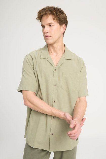 Relaxed Fit Wide Cut Short Sleeve 100% Cotton Green Shirt