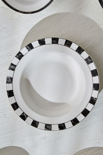 Damalı Porselen Çukur Çizgili Tabak 22 Cm
