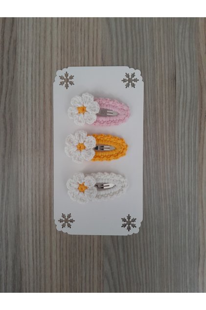 Baby and Child Buckle with Daisy Figure, Hand Knitted Snap Fasteners, Set of 3